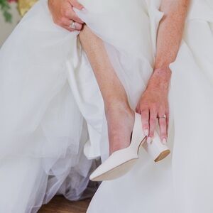 Stuart Weitzman Cream Heels